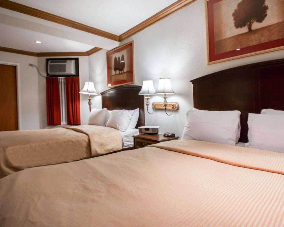 Clarion Hotel Park Avenue New York Bagian luar foto